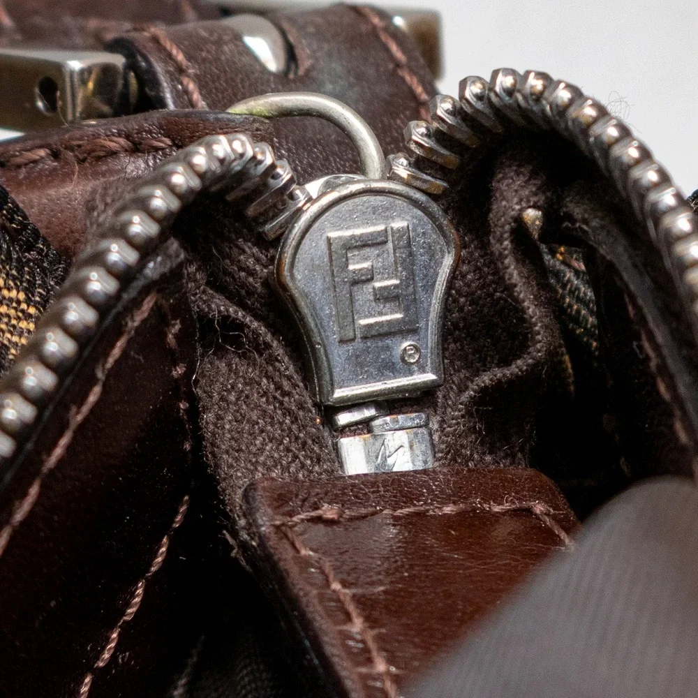 FENDI - Zucca Medium Mamma Baguette Bag Brown Vintage 2000s Y2K